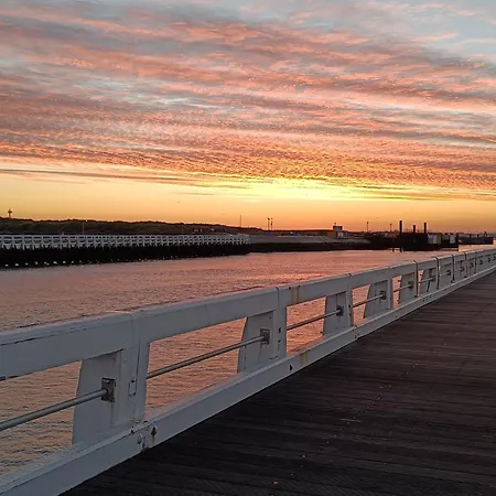 In With Stunning Sea Views 아파트