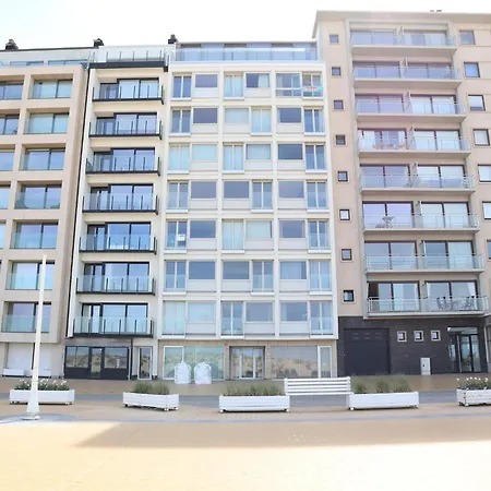 In With Stunning Sea Views